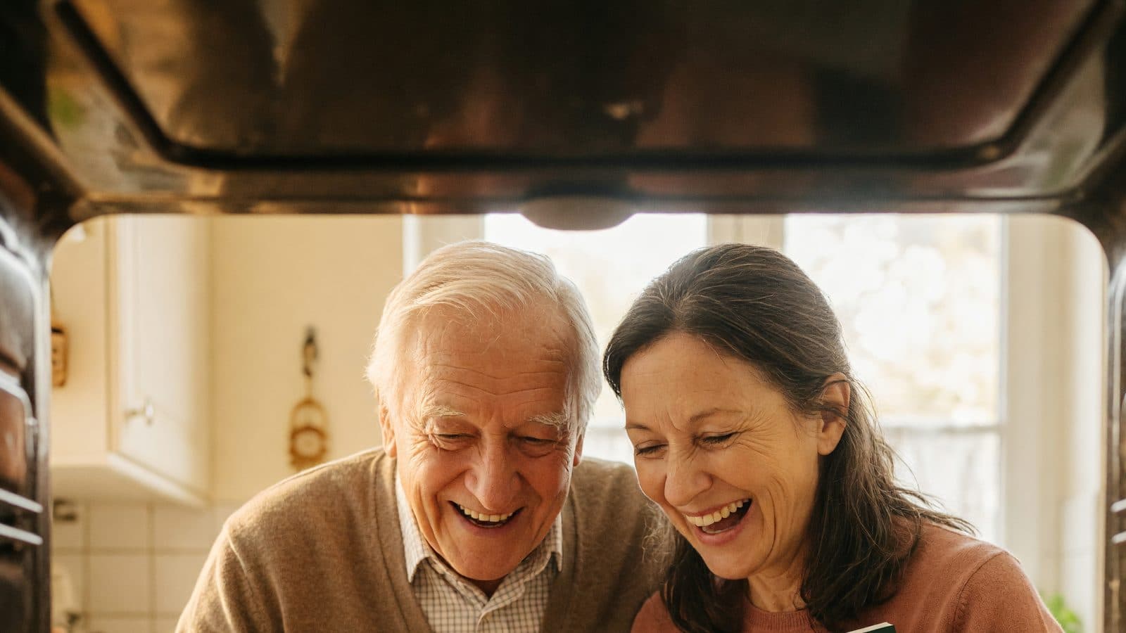 Au lieu de chercher une chose de plus à faire pour votre parent, chercher une chose à faire avec lui, destinée à quelqu'un d…